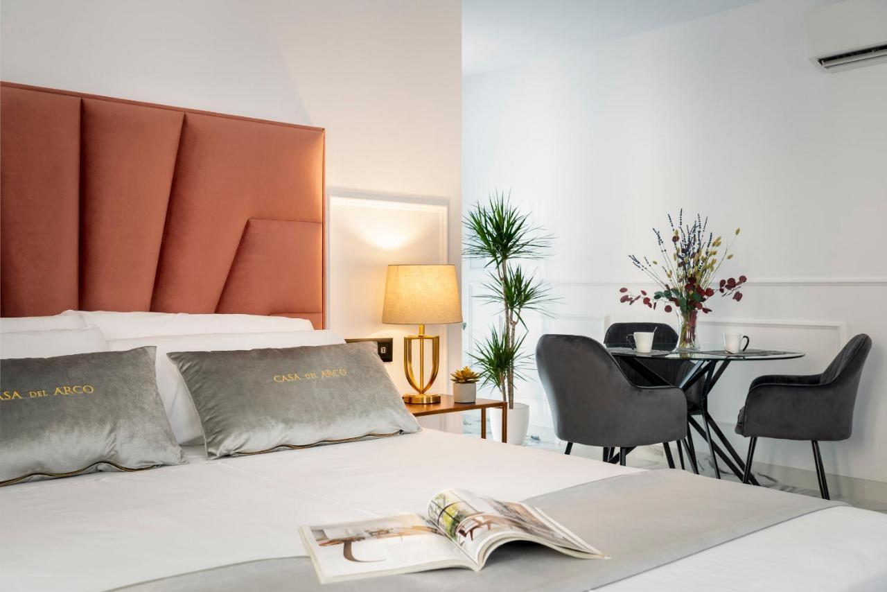Andújar Quivir Apartamentos Deluxe Casa Del Arco מראה חיצוני תמונה